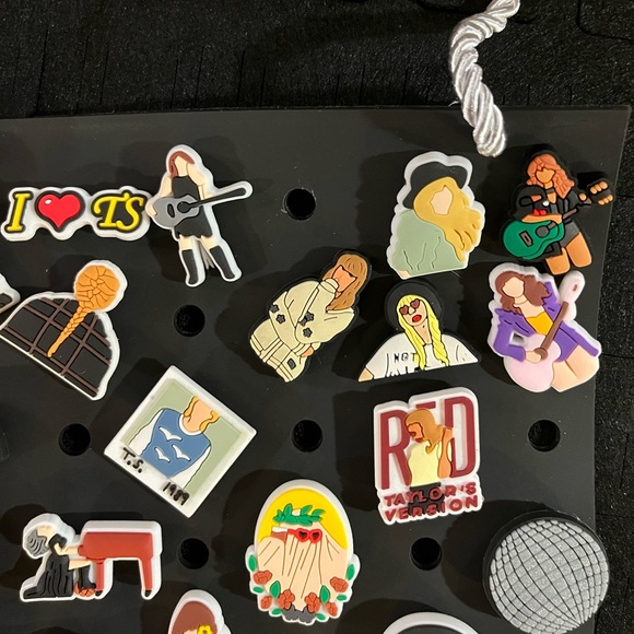 Taylor Swift Croc charms 38 count - Picture 4 of 6